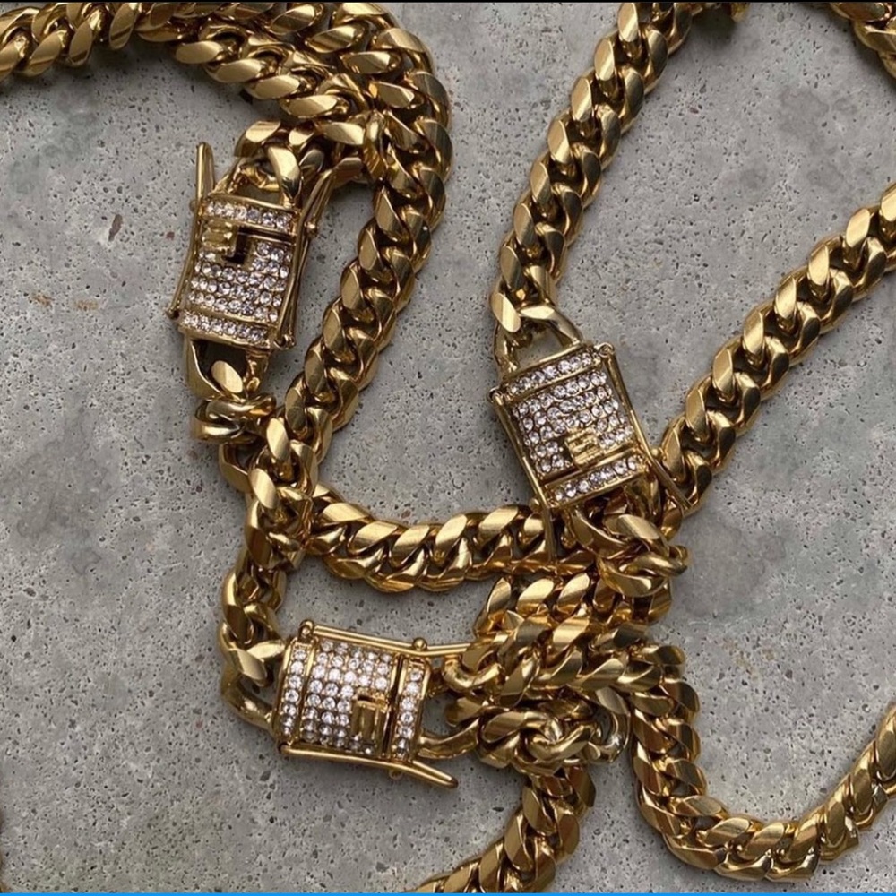 Naetur by Romee Strijd necklace